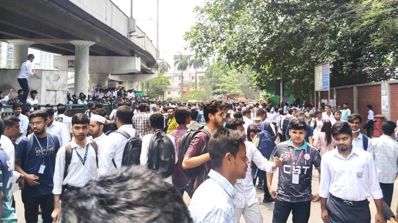 আজ সারাদেশে পলিটেকনিক শিক্ষার্থীদের বিক্ষোভ কর্মসূ...