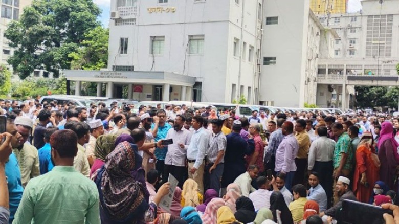 সচিবালয়ে সঙ্কট নিরসনে ৮ সদস্যের সচিব কমিটি...