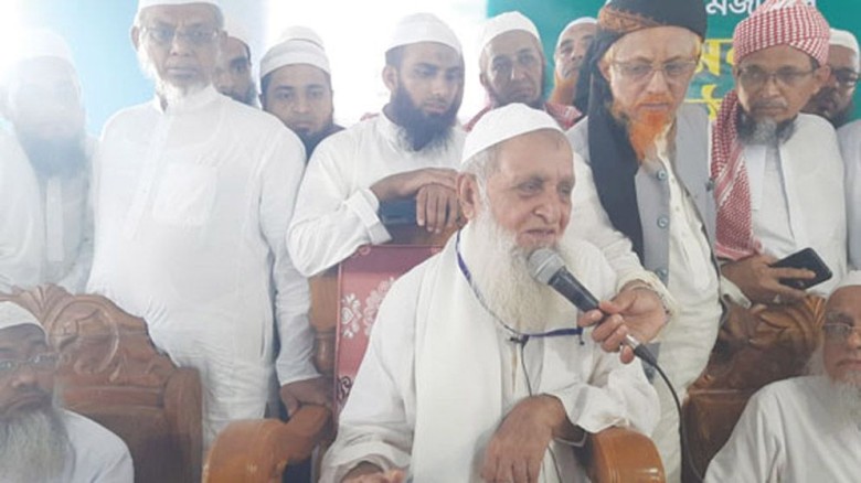 শিশির মনির পূজা এবং রোজাকে এক আখ্যায়িত করে ইমানহারা হয়েছেন: হেফাজত আমির