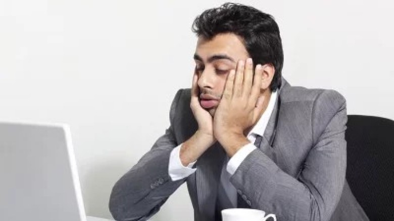 দুপুরের খাবারের পর ক্লান্তি: কারণ ও সমাধান
