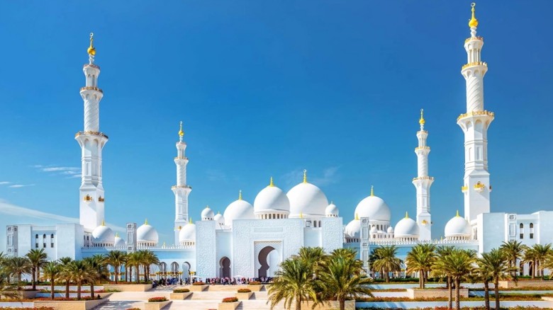 জুমার দিনের ফজিলত ও আমল