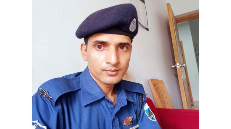 বিদ্যুৎস্পৃষ্ট হয়ে পুলিশ কনস্টেবল নিহত