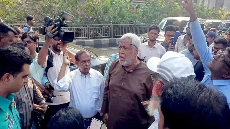 মেট্রোরেল দুর্ঘটনায় নিহতের পরিবারকে ৫ লাখ টাকা ক্ষতিপূরণ দেওয়া হবে: রেল উপদেষ্টা মেট্রোরেল দুর্ঘটনায় নিহতের পরিবারকে ৫ লাখ টাকা ক্ষতিপূরণ দেওয়া হবে: রেল উপদেষ্টা