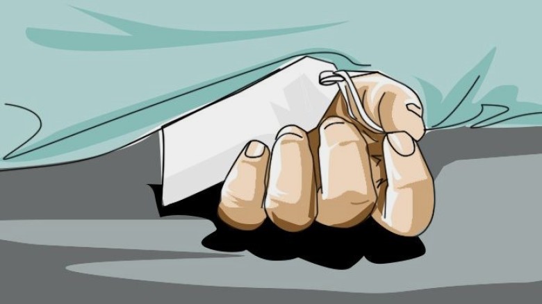 মিরসরাইয়ে ট্রেনের ধাক্কায় এক ব্যক্তির ম মিরসরাইয়ে ট্রেনের ধাক্কায় এক ব্যক্তির ম
