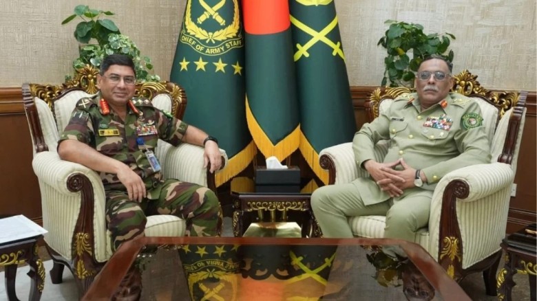 সেনাপ্রধানের সঙ্গে পাকিস্তানের জয়েন্ট চিফস অফ স্টাফ কমিটির চেয়ারম্যানের সাক্ষাৎ