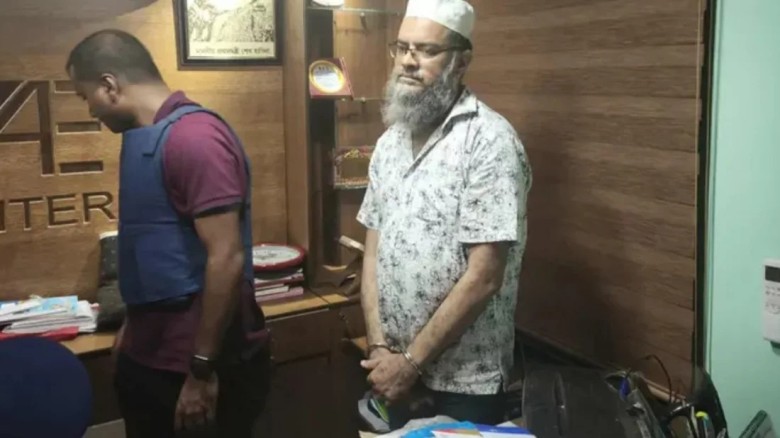 জুলাই আন্দোলনে গুলি চালানো সাবেক আ. লীগ নেতা অস্ত্রসহ আটক