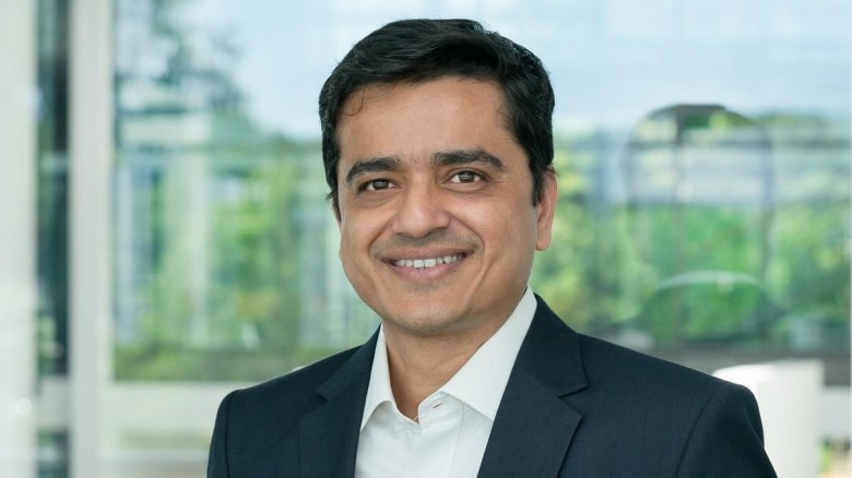 আশ্চর্য! আমি একটা মানুষকে কেন খুনি বলব?