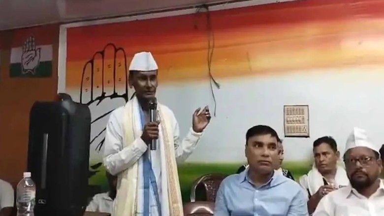 বাংলাদেশের জাতীয় সংগীত গাইলেন কংগ্রেস নেতা, ভারতে তোলপাড়