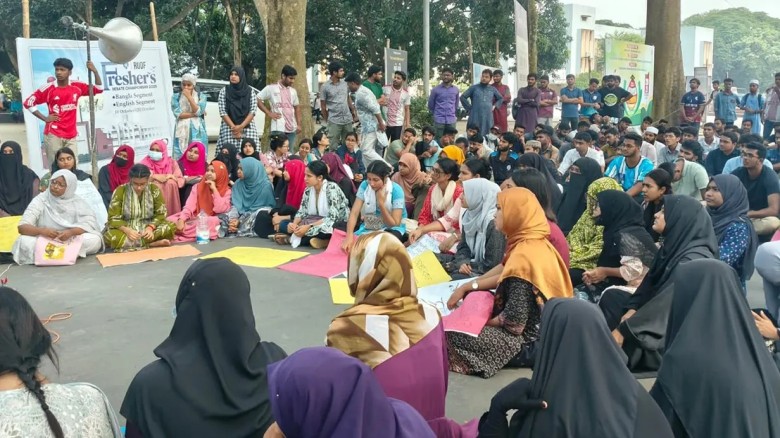 রাবির সুইমিংপুলে শিক্ষার্থীর মৃত্যু, বিচারসহ চার দাবিতে বিক্ষোভ