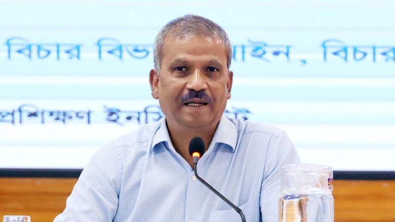 দ্রুতই গণভোটের সিদ্ধান্ত দেবেন প্রধান উপদেষ্টা: আইন উপদেষ্টা