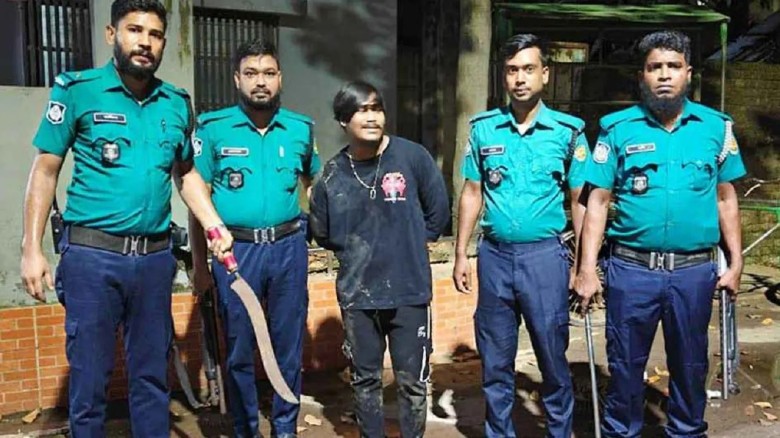 মোহাম্মদপুরের ‘শীর্ষ ছিনতাইকারী’ পাঁয়তারা শাহিন গ্রেপ্তার