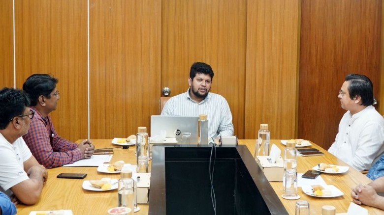 তথ্য উপদেষ্টার সঙ্গে সেক্রেটারিয়েট রিপোর্টার্স ফোরামের সাক্ষাৎ