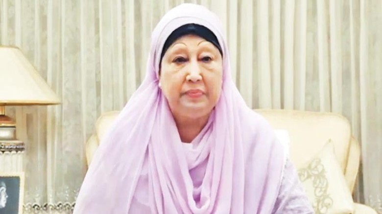 খালেদা জিয়া চিকিৎসা গ্রহণ করছেন, গুজবে কান না দেওয়ার অনুরোধ