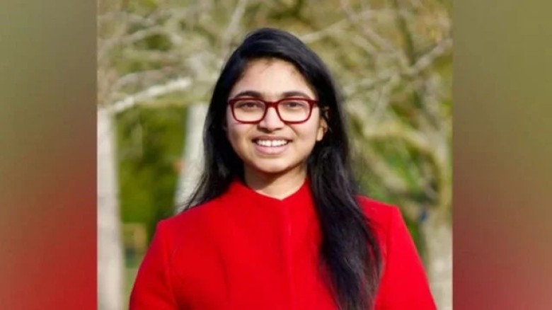 ৭ ঘণ্টায় ১২ লাখ টাকার নির্বাচনী অনুদান পেলেন ডা. ত...
