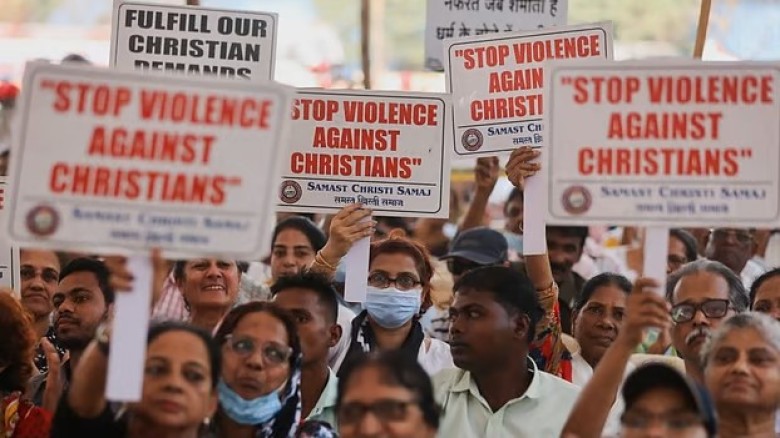 খ্রিষ্টানদের ওপর হামলা, বড়দিনের ছুটি বাতিল - ভারত সরকারের নীরবতা কী ইঙ্গিত দিচ্ছে ?