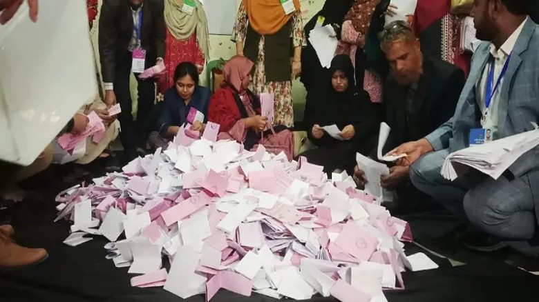 দেশব্যাপী ভোট গণনা চলছে