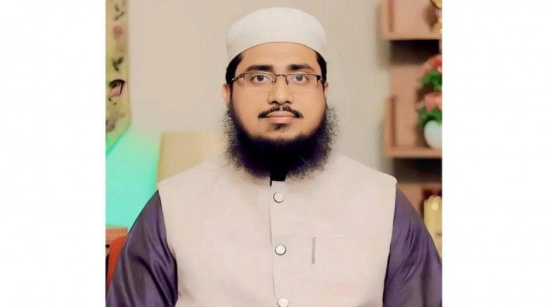 প্রার্থী হিসেবে নির্বাচনে অংশ নেওয়ায়  খতিবের কে অব্যাহতি