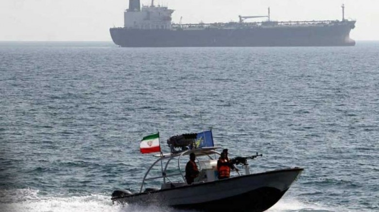 এখন হরমুজ প্রণালী  ইরানের ‘পূর্ণ নিয়ন্ত্রণে’