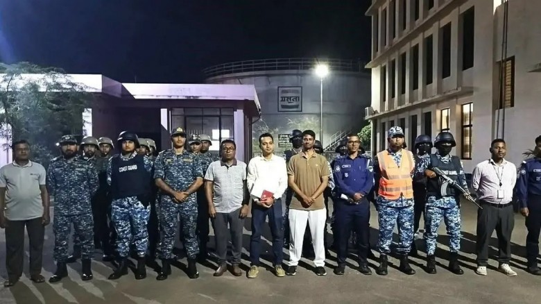 সরকারি ডিপোতে হিসাববহির্ভূত তেল মজুত...