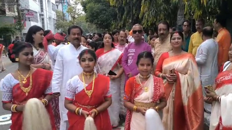 ভারতের সর্বস্তরের মানুষ মেতেছে ঐতিহ্যময় বর্ষবরণ উৎসবে