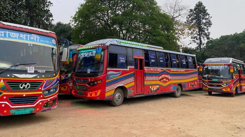 জাবিতে 'রাজধানী পরিবহনের'   ৯ টি বাস আটক