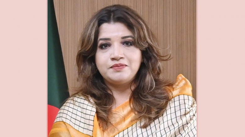 প্রথমবার বিদেশ সফরে গেলেন শামা ওবায়েদ