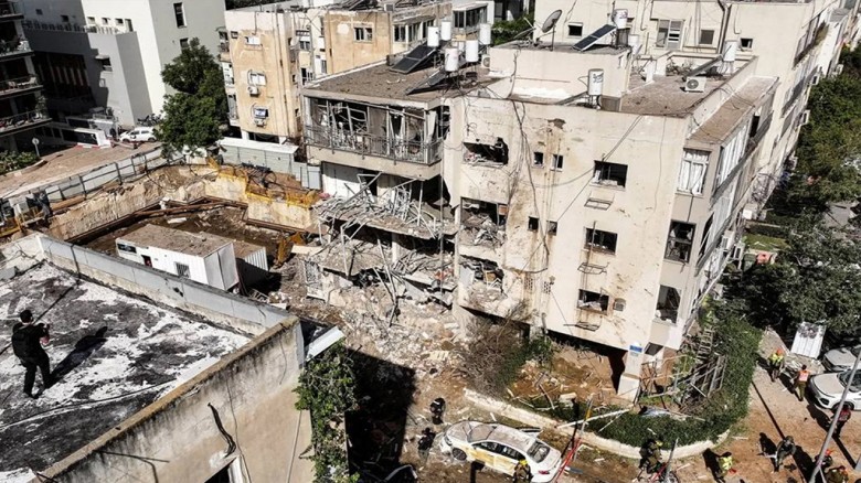 ইরানি মিসাইলে ১০০০ অ্যাপার্টমেন্ট ক্ষতিগ