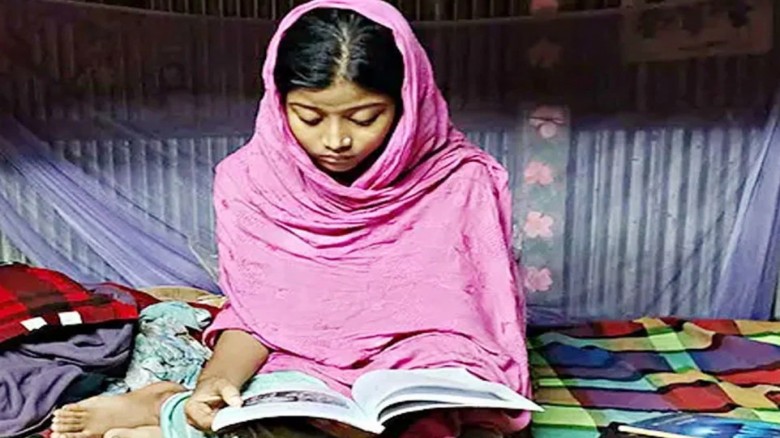 মানবিকের ছাত্রী পেল বাণিজ্যের প্রবেশপত্র, বিপাকে পরীক্ষার্থী