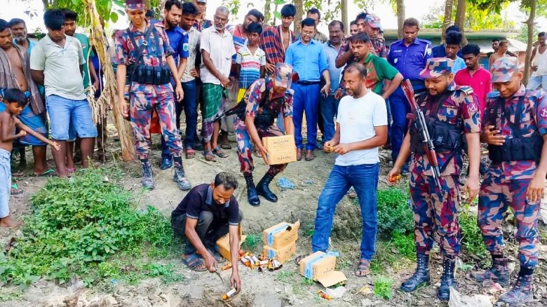 পাঁচবিবি সীমান্তে টাস্কফোর্স অভিযান: দুই ব্যবসায়ীকে ভ্রাম্যমাণ আদালতে জরিমানা