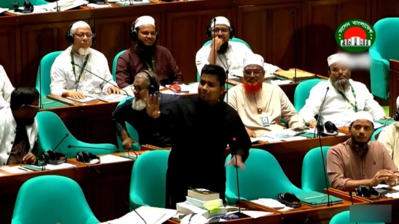 উপজেলায় অফিস পেয়ে এবার গাড়ির দাবি জানালেন হাসনাত আব্দুল্লাহ