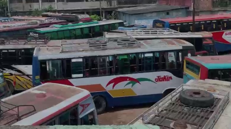 মালিক সমিতির দ্বন্দ্বে রাজশাহী-ঢাকা বাস 