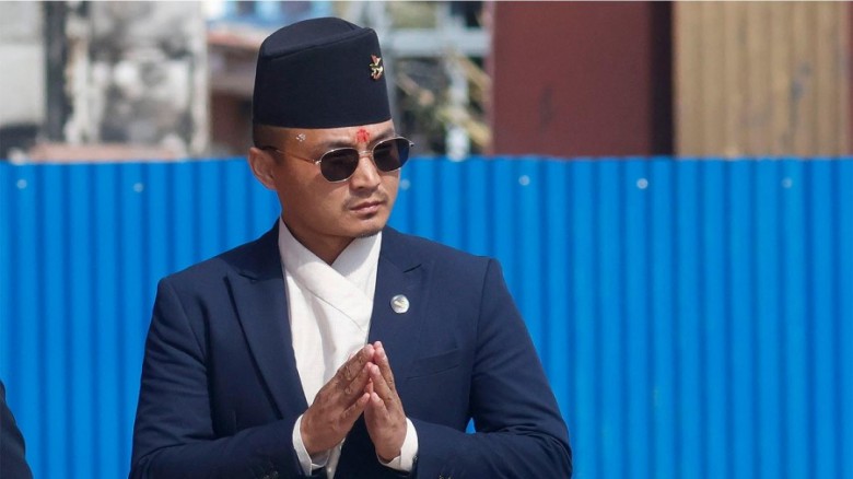 বিতর্কের মুখে নেপালের স্বরাষ্ট্রমন্ত্রীর পদত্যাগ