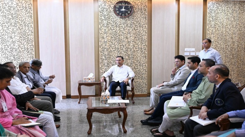 প্রধানমন্ত্রীর সঙ্গে অধ্যাপক আবদুল্লাহ আবু সায়ীদের বৈঠক