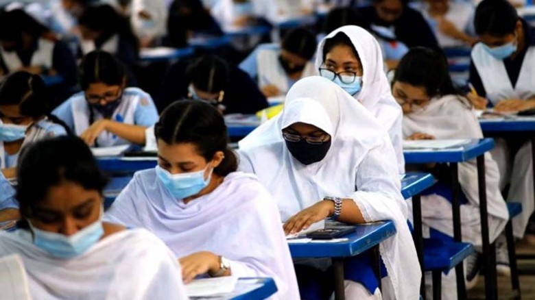 ভুল প্রশ্নপত্রে এসএসসি পরীক্ষা নেয়ায় কেন্দ্র সচিবসহ দুই শিক্ষক বহিষ্কার