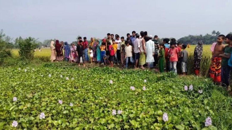 নিজের সন্তানকে ডোবায় ফেলে হত্যা করলো মাদকাসক্ত বাবা
