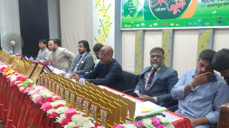 জামালপুরে কিশোর কণ্ঠের মেধাবৃত্তি সংবর্ধনায় উচ্ছ্বসিত শিক্ষার্থীরা