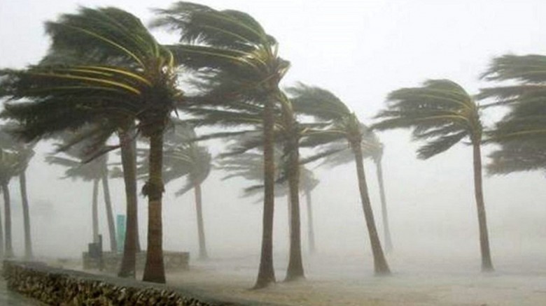 রাতে ঢাকাসহ ১১ জেলায় ৮০ কিমি বেগে ঝড়ের আশঙ্কা