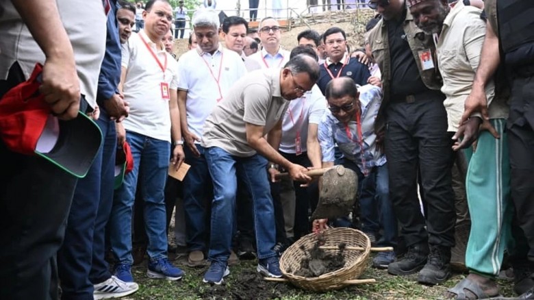 বাবার খনন করা খাল পুনঃখনন করলেন তারেক রহমান