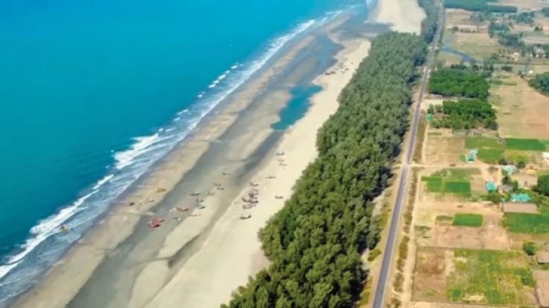 প্রধানমন্ত্রীর নির্দেশে কক্সবাজার মেরিন ড্রাইভে রক্ষা পেল ৩ হাজারের বেশি গাছ