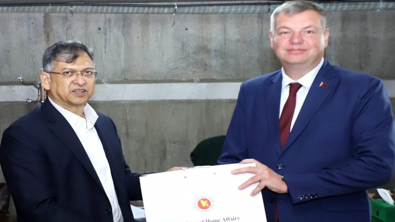 সার আমদানির নতুন গন্তব্য বেলারুশ: স্বরাষ্ট্রমন্ত্রী