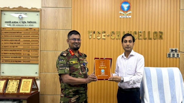 রুয়েটের উপাচার্যের সাথে পল্লী  বিদ্যুতায়