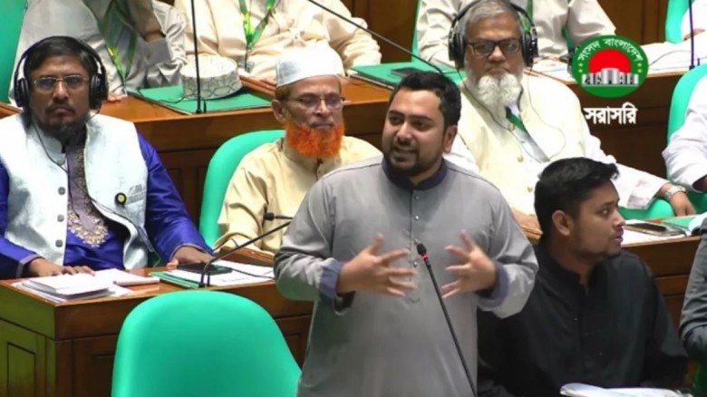 সংসদে রাষ্ট্রপতিকে অপসারণ ও গ্রেপ্তারের দাবি নাহিদ ইসলামের