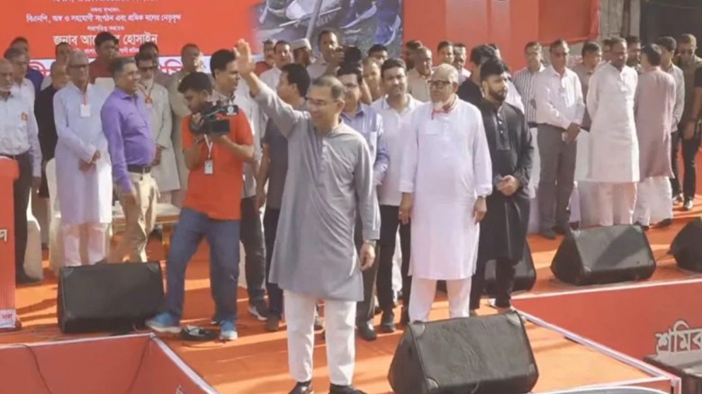 নয়াপল্টনে শ্রমিক সমাবেশে যোগ দিয়েছেন প্রধানমন্ত্রী