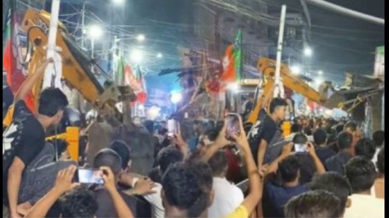 বিজয় মিছিলেই ভাঙচুরের অভিযোগ, মাংসের দোকান গুঁড়িয়ে দিলো বিজেপি সমর্থকরা