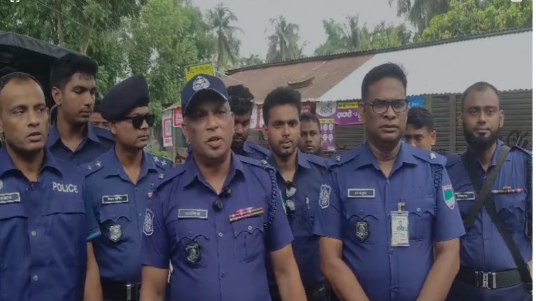 মাগুরার ঘোড়ামারায় পুলিশের বিশেষ অভিযান, দেশীয় অস্ত্র উদ্ধার