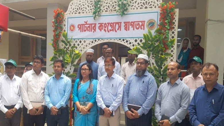 রাসায়নিক নির্ভরতা কমিয়ে নিরাপদ কৃষিতে গুরুত্ব দেওয়ার তাগিদ